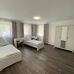 Fuer Arbeiter Und Monteure