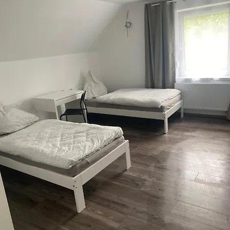 Fuer Arbeiter Und Monteure
