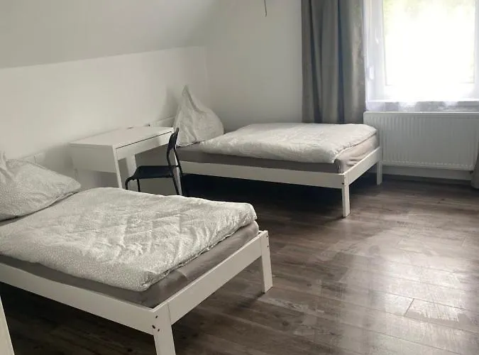 Fuer Arbeiter Und Monteure